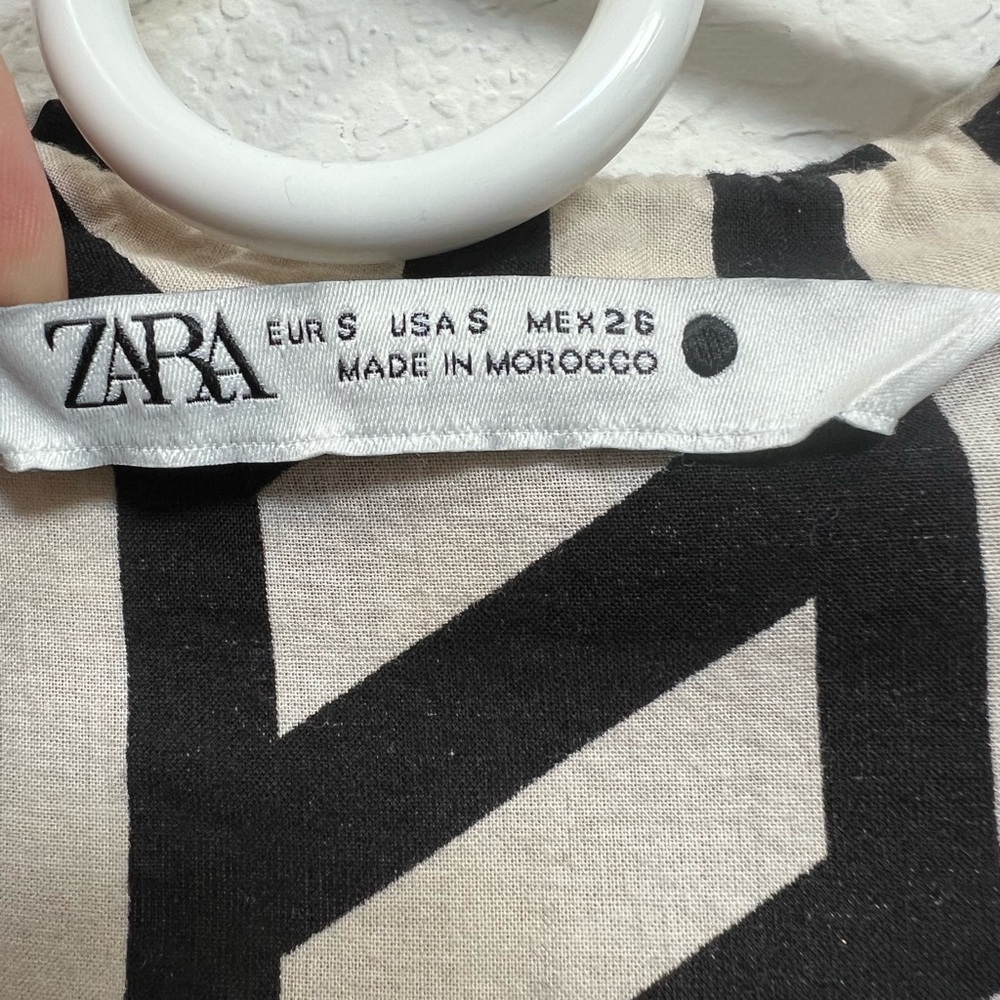 Zara Black and White Geometric Long Sleeve Dress - Picture 2 of 3